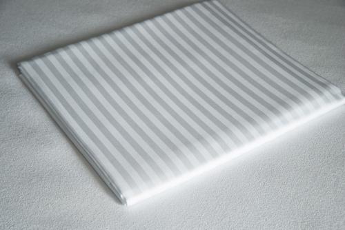 Ekonomik otel çarşafı 280x280cm çift kişilik pamuk polyester